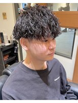 フリーク バーバーショップ 都島店(FREAK BARBER SHOP) 黒髪縦落ちツイストスパイラルパーマ王道マッシュ