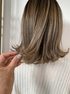 プラスシー(+C) 繊細ハイライトが白髪を隠す/福岡脱白髪染め/薬院脱白髪染め