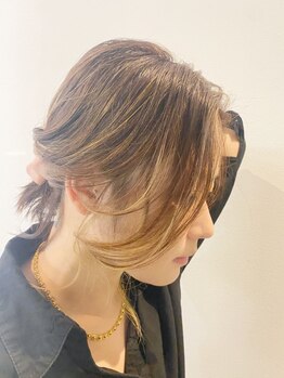シンクタンク(THINK TANK)の写真/高いカット技術に定評あり！顔周りの似合わせカットで、あなたの魅力を引き出す、理想のスタイルが叶う♪