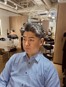 ウノプリールヴァモス(unopulir Vamos) 大人メンズカット刈り上げ七三分け