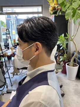 ニード(NEED) メンズフェザーパーマセンターパート/千種/池下/覚王山/本山