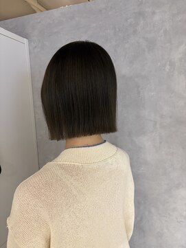 モク(mok) パツっときりっぱなしストレートボブ