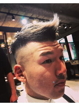 リバレッジ 広尾(Leverage) メンズバーバーフェード刈り上げスタイル