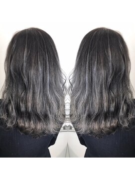 ヘアアンドビューティー クローバー(Hair&Beauty Clover) smokｙ ash gray/ハイトーンカラー