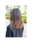 ベージュグラデーションカラー