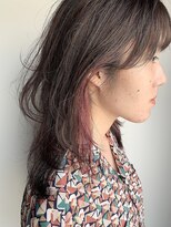 イズ(iss)&nbsp;#インナーカラー #ブリーチカラー #ピンク #ロングレイヤー