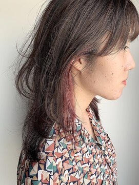 イズ(iss) #インナーカラー #ブリーチカラー #ピンク #ロングレイヤー