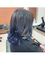 アクルヘアーバイテソロ(AKUR hair by tesoro)&nbsp;ネイビー×グラデーション
