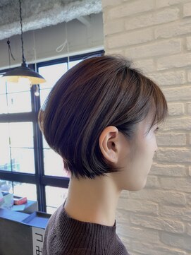 ヘアスペース リズム グリーン(Hair space Rizm green) 耳掛けショート