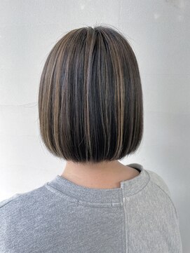 イロヘア 北岡崎店(ilo.hair) スジ感太めのハイライト