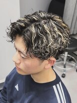 リベル(LIBER)&nbsp;波巻きスパイラルパーマ×ハイライト[八王子駅/メンズサロン