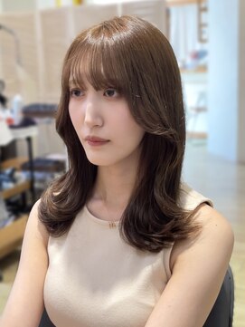 キートスバイガーランド (Kiitos by Garland) くびれヘアふんわりミディアムレイヤーヘアナチュラルベージュ