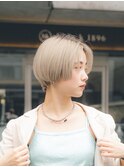 ショートヘア　ブリーチ　ハイライト　フェイスフレーミング