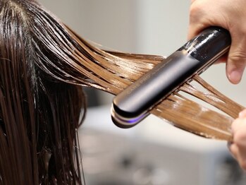 ヘアーラボ ノッシュ 唐人町店(Hair Labo Nosh)の写真/【髪質改善】髪の毛がしっとり滑らかに☆サロンでしかできない厳選トリートメント多数あり☆髪にご褒美を☆