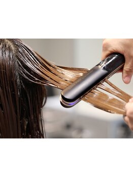 【髪質改善】髪の毛がしっとり滑らかに☆サロンでしかできない厳選トリートメント多数あり☆髪にご褒美を☆