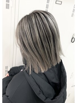 アッシュ 小岩店(Ash) シルバーバレイヤージュ