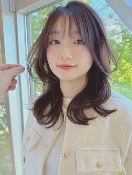 レジナヴィータ 栄(Reginavita) ベージュカラー くびれヘアー 20代 レイヤーカット 韓国ヘア