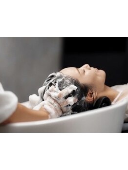 **頑張る私へ、ご褒美を。**心まで軽くなる極上ヘッドスパ