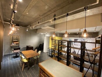 黒崎美容室の写真/落ち着いた空間でリラックスしながら、周りを気にせずに過ごせる。忙しい毎日から離れた癒しのひと時を◇