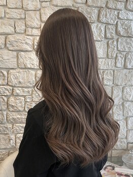 ラヴィールアーム(Ravir ame)の写真/”ラテブラウンカラー”が作る柔らかさと透明感溢れるStyleが人気です◎艶のある質感を貴方に《Ravir ame》