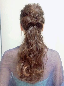 ヘアーアンドメイク トミー(Hair&Make Tommy) ハーフアップ