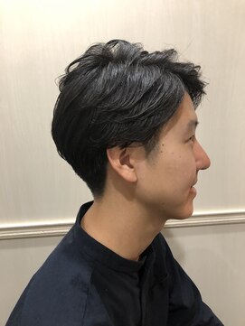グレイスフル バーバープラチナム 六本木店(Graceful Barber platinum) ツーブロック刈り上げ前髪かきあげ系ナチュラルビジネススタイル