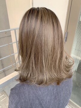 ジーナ 梅田(Zina) 【Zina 梅田】イメチェンフォギーベージュ耳かけ毛先パーマ12