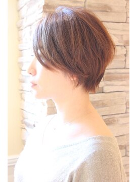 レウナ 外苑前(Reuna) 【30代40代50代】毛流れ綺麗なひし形ショート