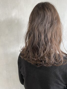 ティティ(TiTi) パーマスタイルでイメチェン[TiTi_福田りの]