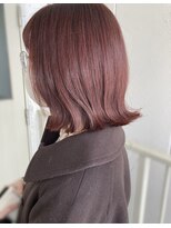 ロカ(roka)&nbsp;外ハネぷつっとボブ×くすみレッド　コーラルピンクブラウン