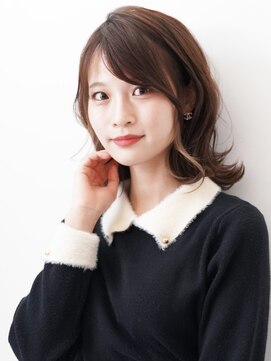 プレジールバイラファブリック(PLAISIR by LA FABRIQUE) PLAISIR草加　　大人可愛いふんわりカール　小顔カット　外ハネ