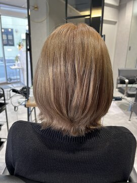 ニード(NEED) 20代/30代/40代/覚王山/千種/外ハネボブ/ベージュ/ケアブリーチ