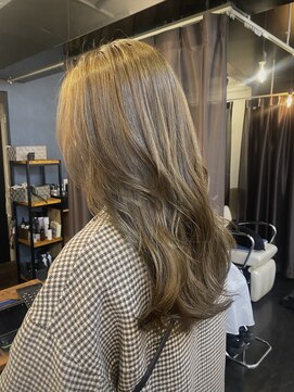 スケール(SCALE) シークレットカラーでオトナカワイイベージュ♪