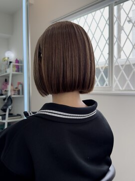 アラレ(ARARE) ブラウンベージュ×ミニボブ