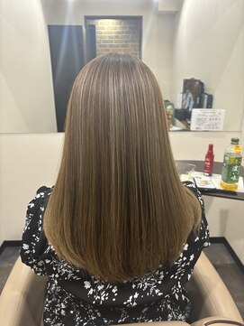 ベルポ(Bellpo) 白髪ぼかし×秋色オリーブ/髪質改善/30代/40代/50代/ハイトーン