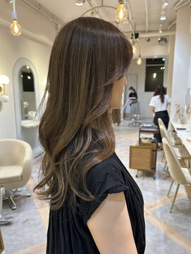 アンド ラ ブランシュ(&.La Blanche) レイヤーカット/オリーブベージュ/夏のヘアアレンジ/髪質改善