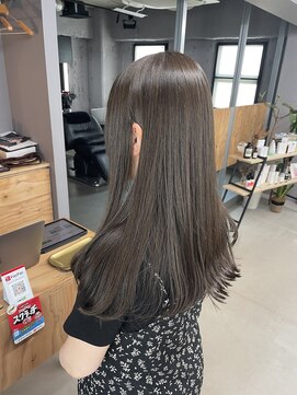 エン(en) オリーブベージュオリーブグレージュ暗色カラーセミロング