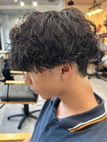 フゥ 宇都宮(FeU) メンズパーマシャドウパーマセンターパートメンズマッシュウルフ