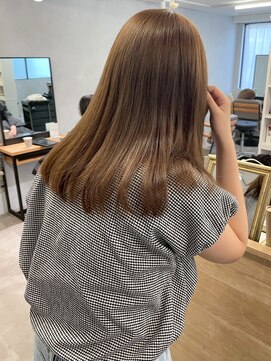 ミュラ(mulah) ブリーチなしダブルカラー赤み消しベージュ＊艶髪ストレートヘア