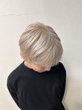 エアリー 昭島店(Airily) ホワイトブリーチ　黄色味オフ