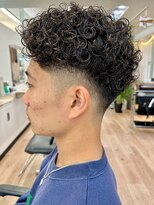 ウェイビーエフティフィフス 横浜西口(WAVEY ft.fifth) 横浜スペインカールラルフカールーズパーマスキンフェード30代◆