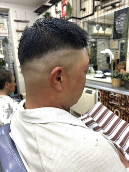 アールツープラスイワサキ(R2+イワサキ)の写真/お客様のご職業やライフスタイルに合わせてオンでもオフでも決まるスタイルをご提案!清潔感×好印象◎