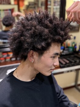 イロハ(IROHA)の写真/どんな時もカッコよく決めたい、こだわり派のビジネスマンにおすすめ◎スーツでも私服でもON/OFF楽しめる。