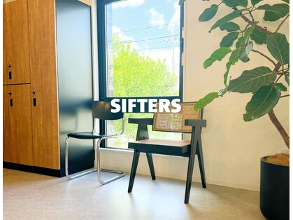 シフターズ(SIFTERS)の写真