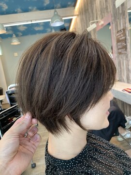 ヘアステージアミカル ♪横顔美人ショート♪