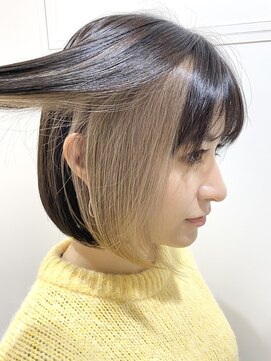 エリマ 調布(elima) インナーカラー ハイトーンベージュ ミニボブ 簡単スタイリング