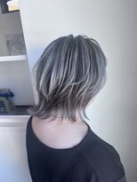 ドライブ(drive)&nbsp;バレイヤージュ/グレーカラー/ウルフカット/ホワイトシルバー