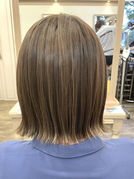 アルターリール(aL ter Rire) 前髪/マチルダボブ/ピンクベージュ/インナーグレージュ/中村郁未