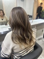 ヴィオットバイサロン(Viot by Salon)&nbsp;＊ハイライト前髪パーマグレーベージュレイヤーロング