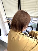 ルネ 北千住(Renee)&nbsp;ベージュカラー_切りっぱなし_外ハネボブ